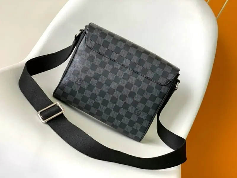 louis vuitton aaa homme mini sac a main s_112a2ba2